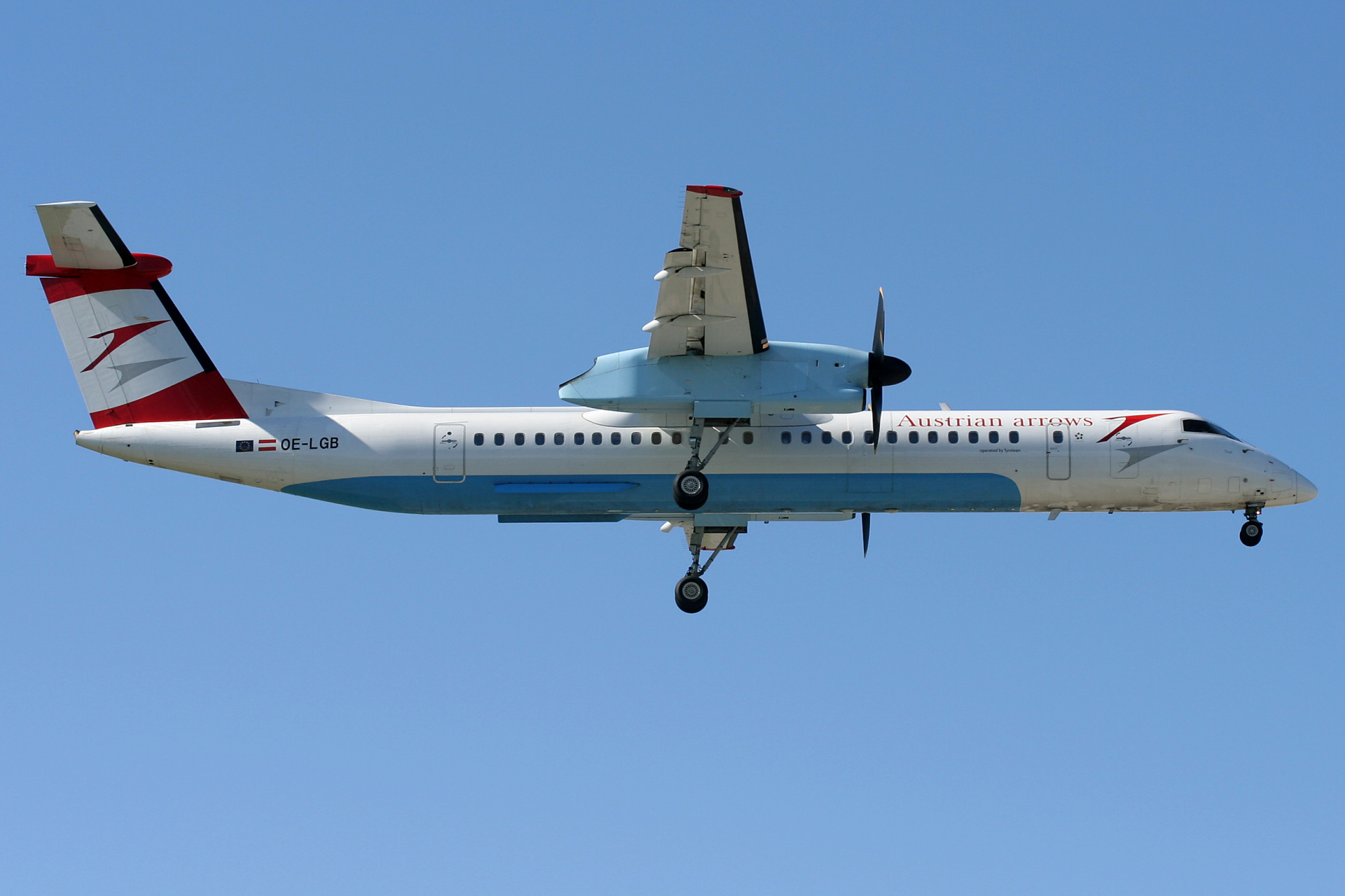 OE-LGB, Austrian arrows (Tyrolean) (Samoloty » Spotting na EPWA » De Havilland Canada DHC-8 Dash 8 » Austrian Airlines)