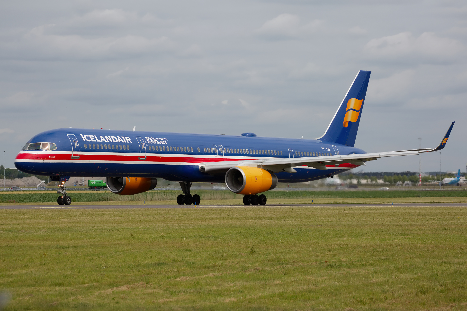 TF-ISX, Icelandair (100 Years Independence livery) (Aircraft » Schiphol Spotting » Boeing 757-300)