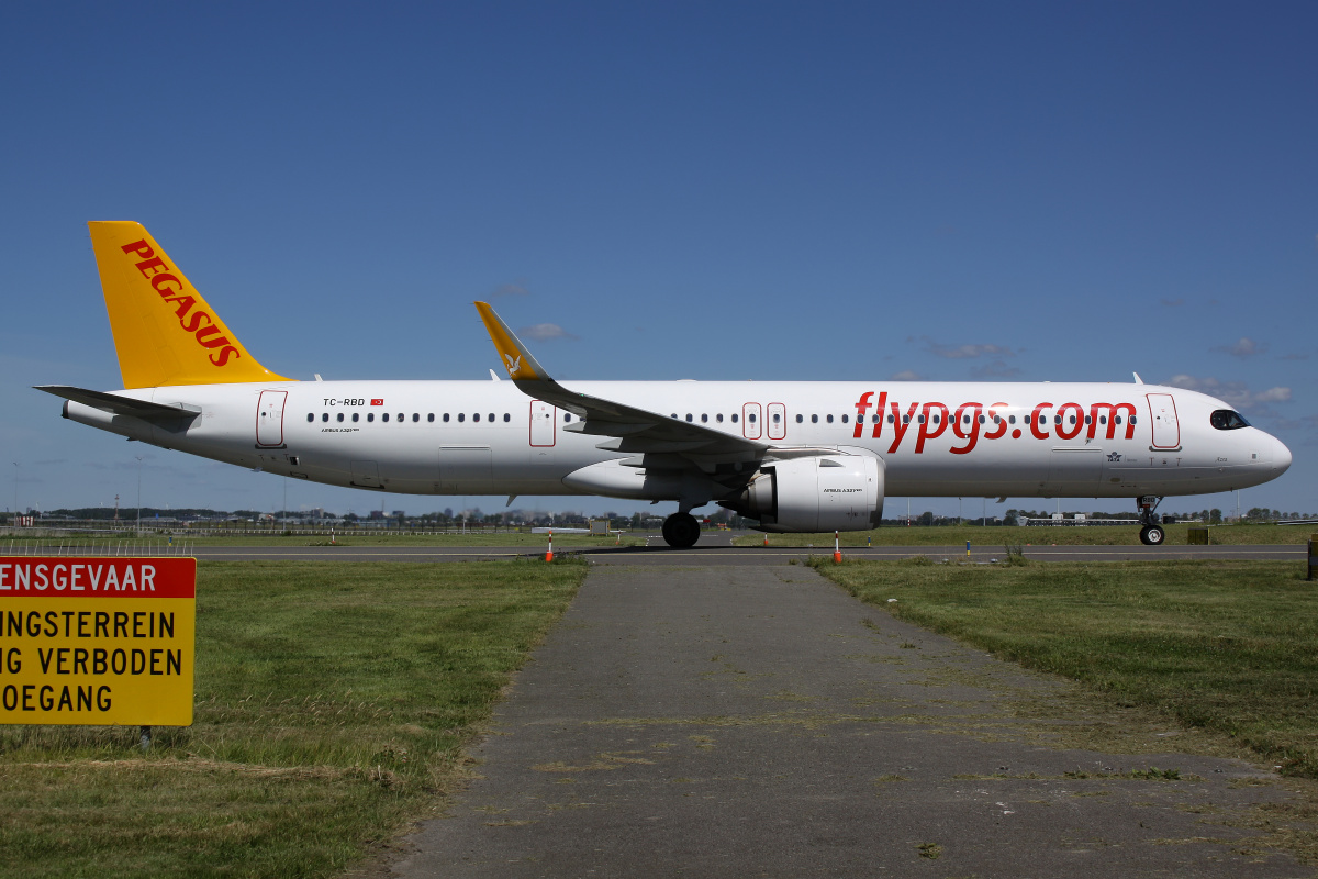 TC-RBD, Pegasus Airlines (Samoloty » Spotting na Schiphol » Airbus A321neo)