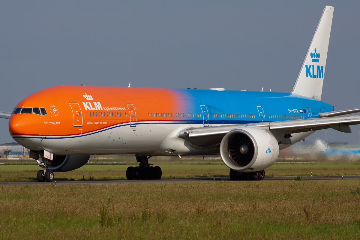 PH-BVA (Orange Pride livery)