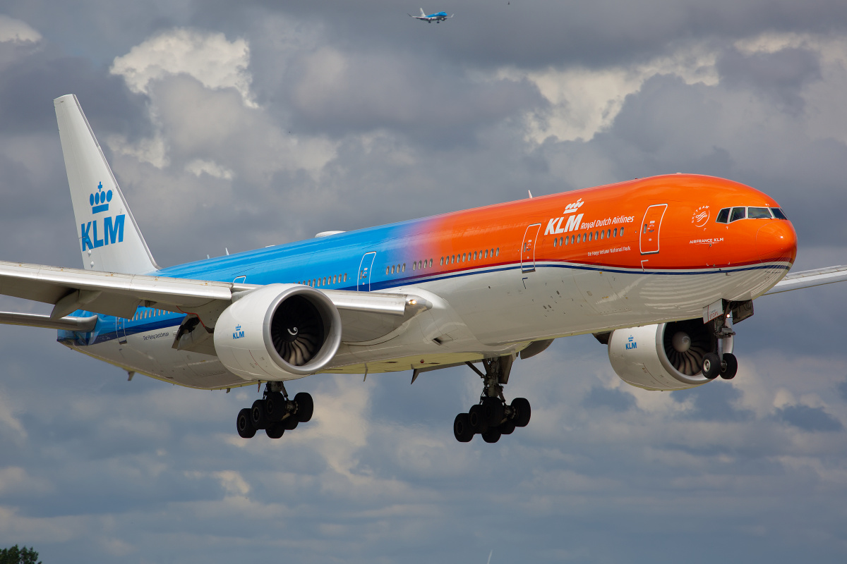 PH-BVA ("Orange Pride" livery)