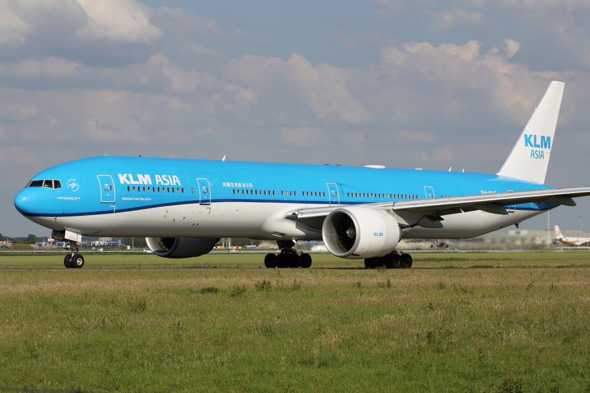 PH-BVC (malowanie KLM Asia) (Samoloty » Spotting na Schiphol » Boeing 777-300ER » KLM Royal Dutch Airlines)