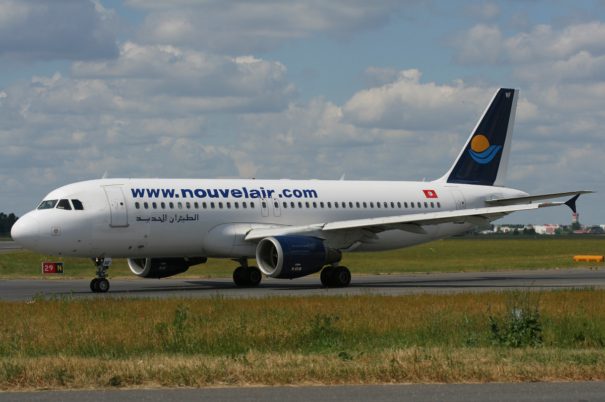 TS-INF (Aircraft » EPWA Spotting » Airbus A320-200 » Nouvelair)