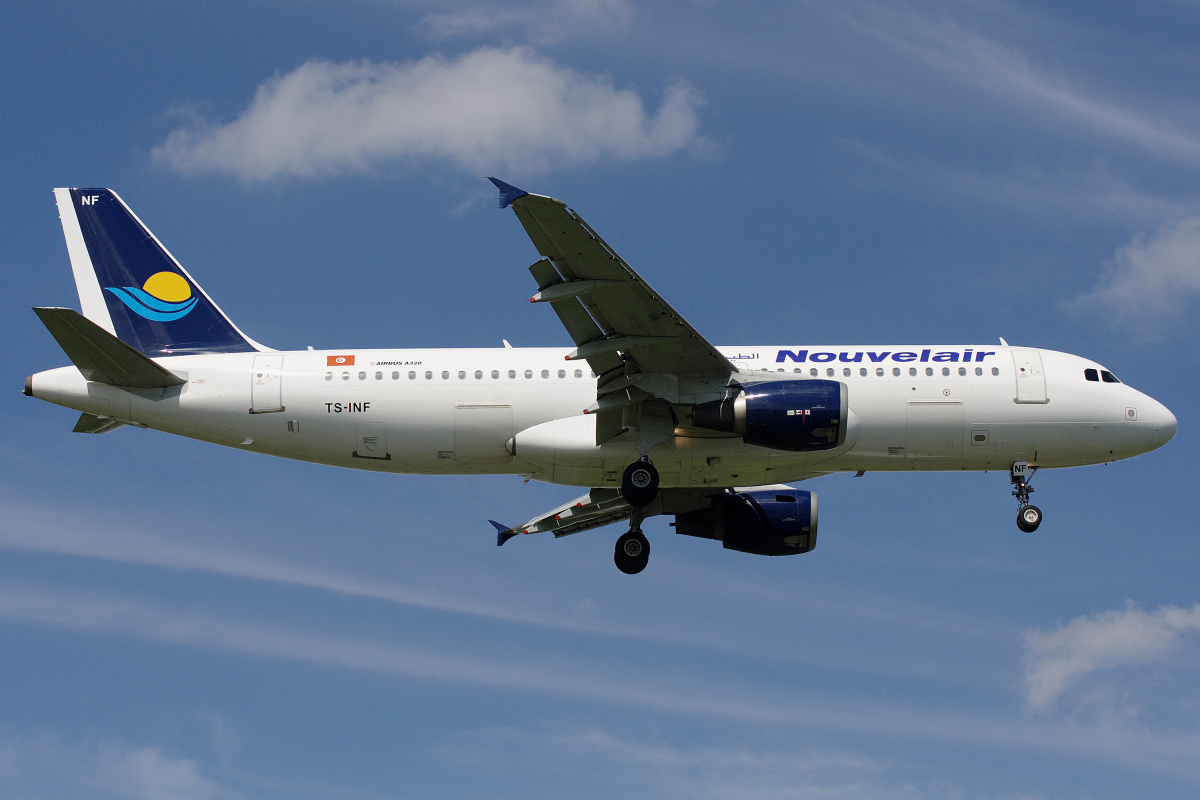 TS-INF (Samoloty » Spotting na EPWA » Airbus A320-200 » Nouvelair)