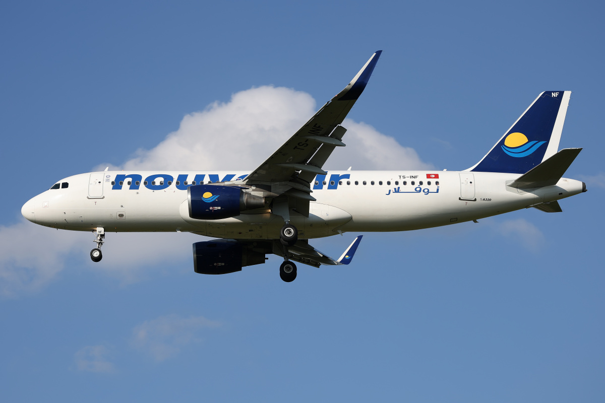 TS-INF (sharklety, nowe malowanie) (Samoloty » Spotting na EPWA » Airbus A320-200 » Nouvelair)