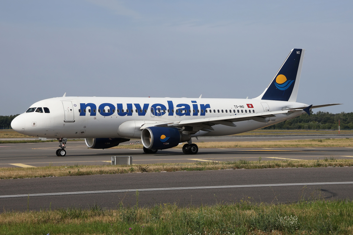 TS-INO (Samoloty » Spotting na EPWA » Airbus A320-200 » Nouvelair)