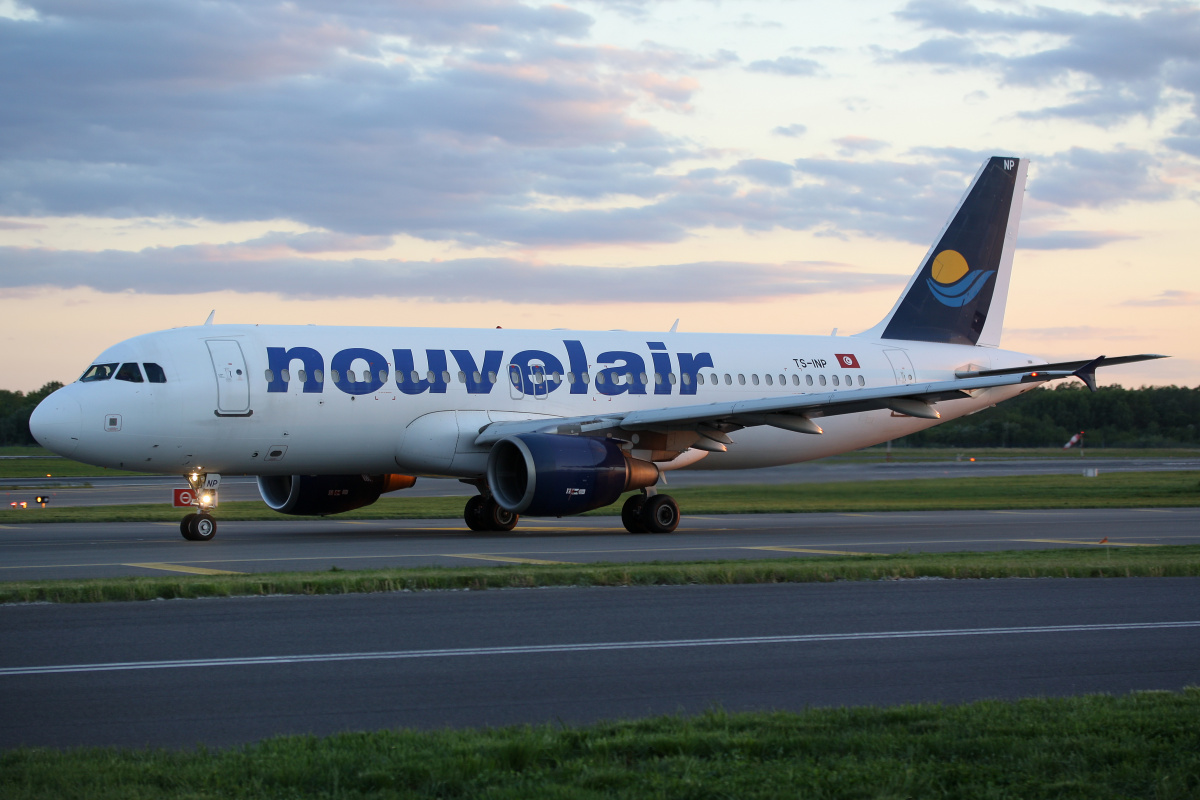 TS-INP (Samoloty » Spotting na EPWA » Airbus A320-200 » Nouvelair)