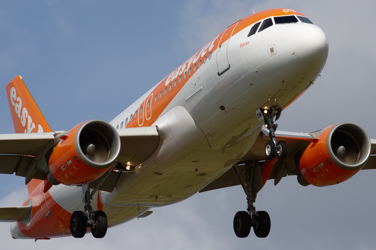 G-EZDM, EasyJet (Samoloty » Spotting w Kopenhadze Kastrup » Airbus A319-100)