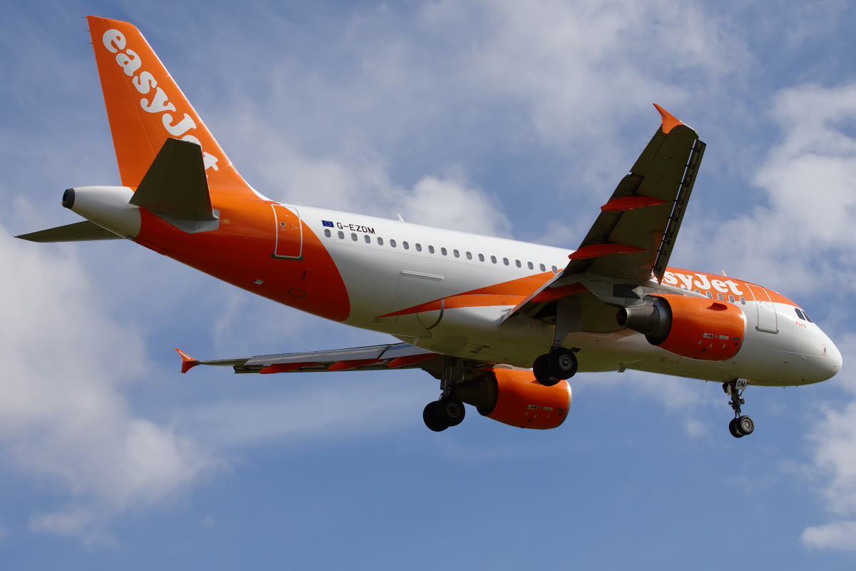 G-EZDM, EasyJet (Aircraft » Copenhagen Kastrup Spotting » Airbus A319-100)