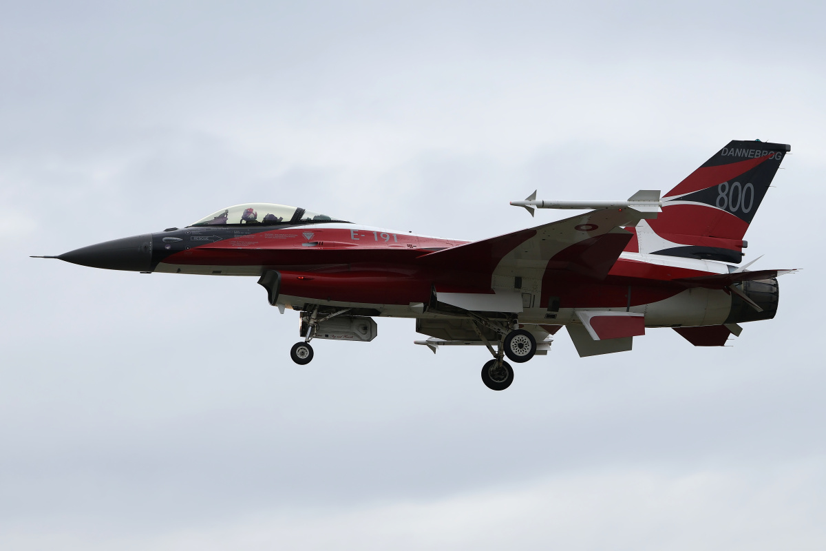 F-16AM, F-191, Royal Danish Air Force (Dannebrog 800 år - 800 Years of Danish Flag livery)