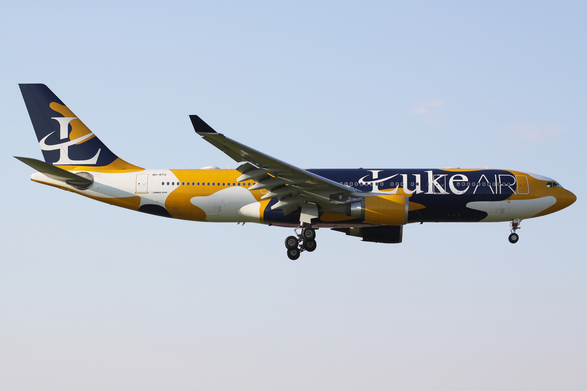 9H-RTU (Samoloty » Spotting na EPWA » Airbus A330-200 » Luke Air)