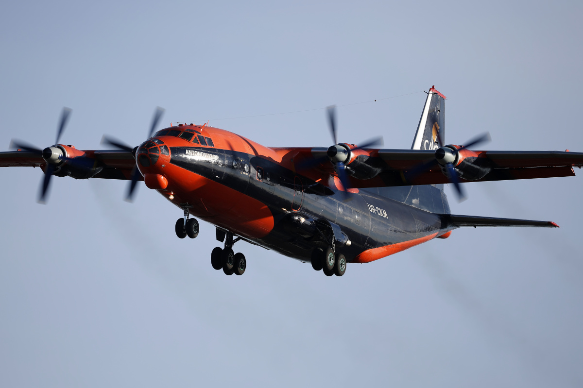An-12BP, UR-CKM