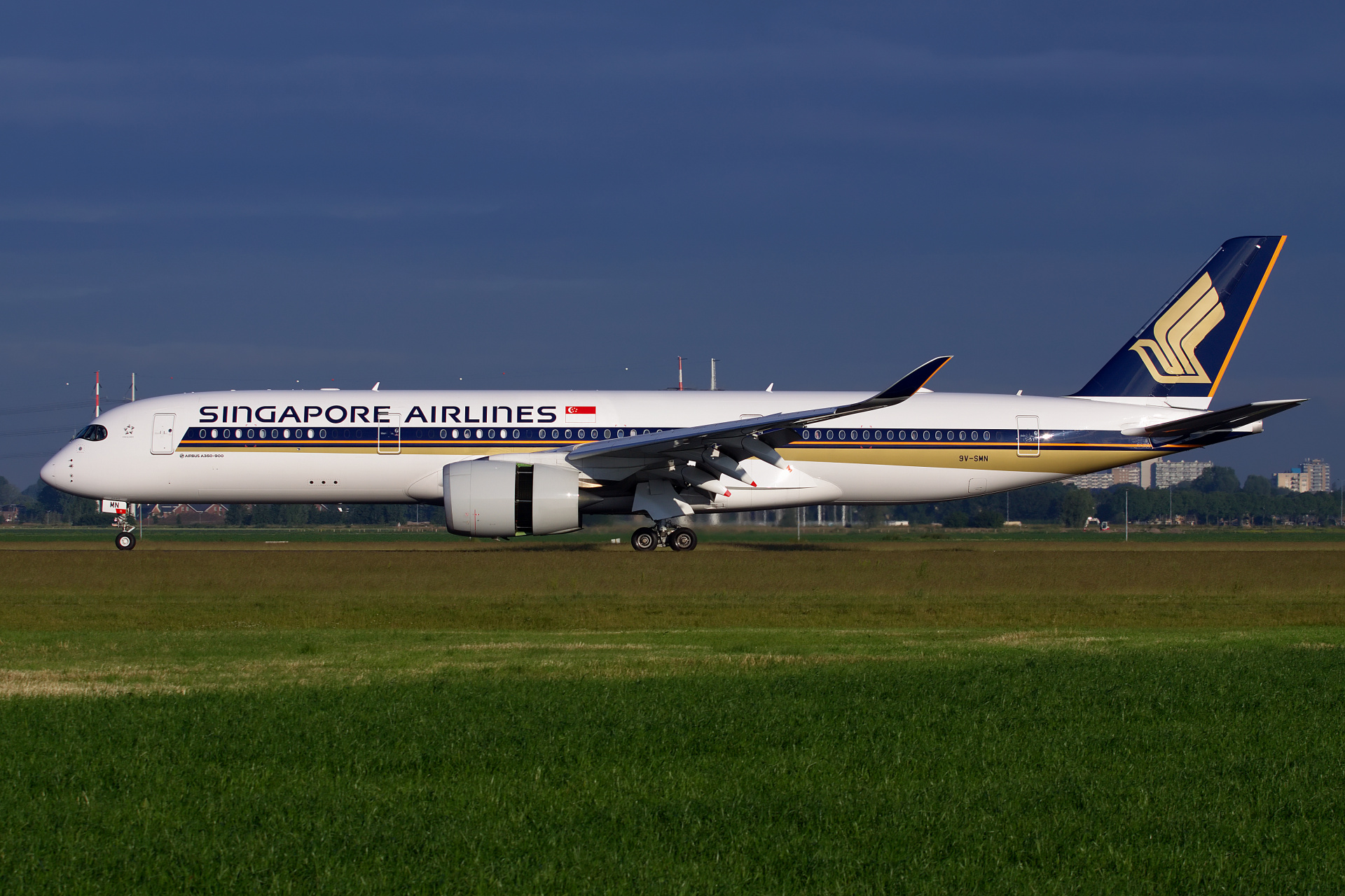 9V-SMN, Singapore Airlines (Samoloty » Spotting na Schiphol » Airbus A350-900)