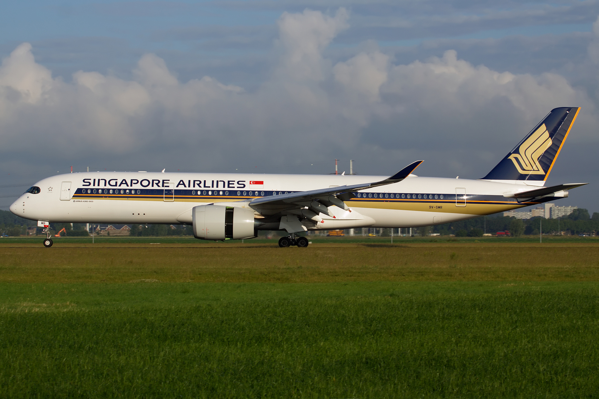 9V-SMR, Singapore Airlines (Aircraft » Schiphol Spotting » Airbus A350-900)