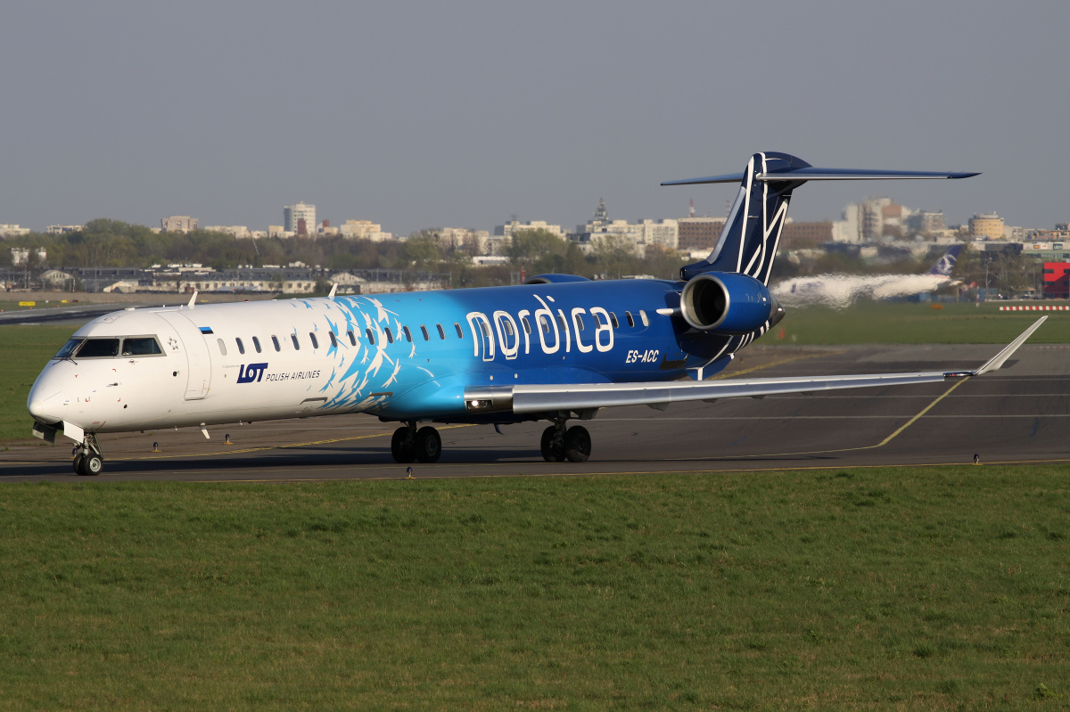 ES-ACC (LOT Polish Airlines) (Aircraft » EPWA Spotting » Mitsubishi Regional Jet » CRJ-900 » Nordica)