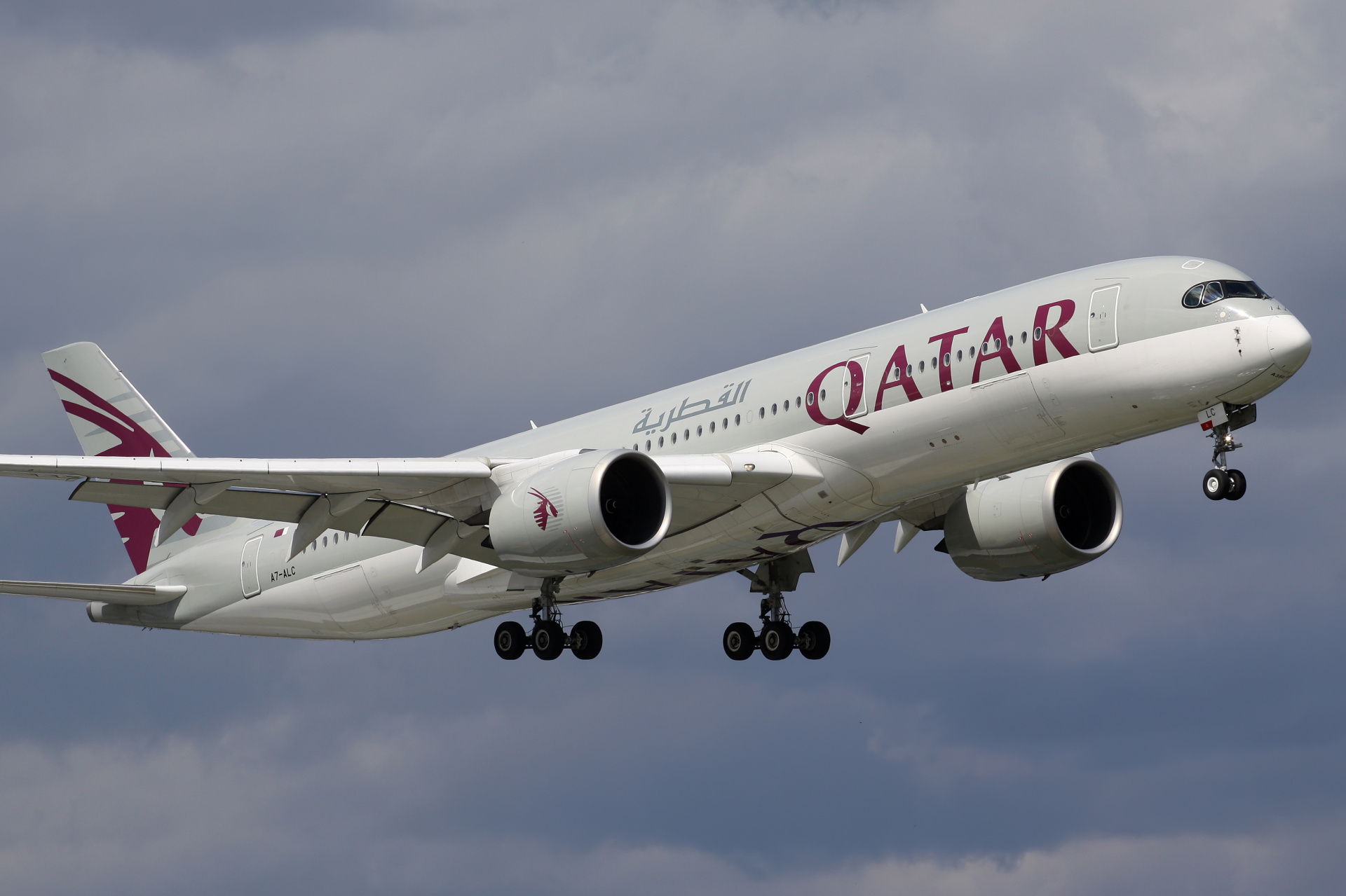 A7-ALC (Aircraft » EPWA Spotting » Airbus A350-900 » Qatar Airways)
