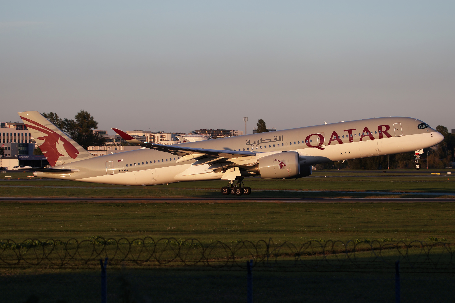 A7-AME (Aircraft » EPWA Spotting » Airbus A350-900 » Qatar Airways)