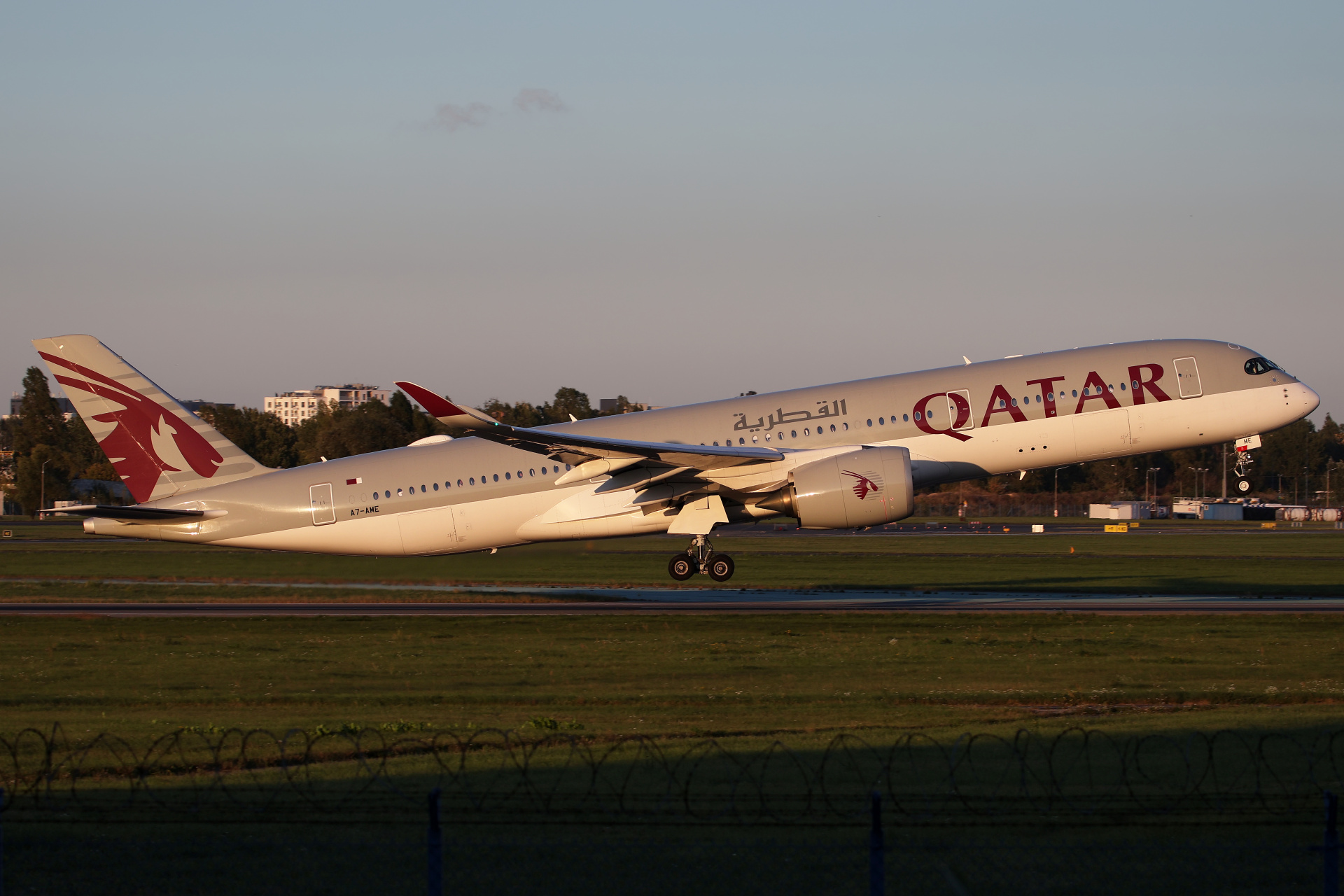 A7-AME (Aircraft » EPWA Spotting » Airbus A350-900 » Qatar Airways)