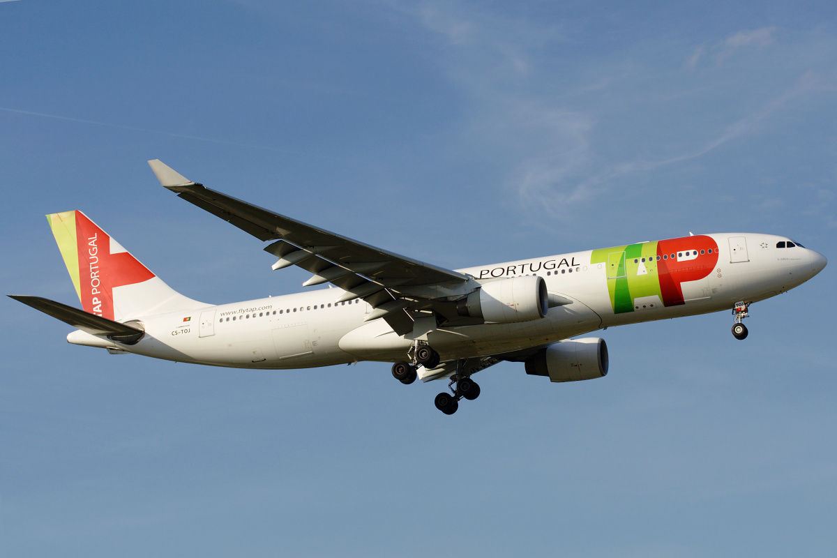 CS-TOJ (Aircraft » EPWA Spotting » Airbus A330-200 » TAP Air Portugal)