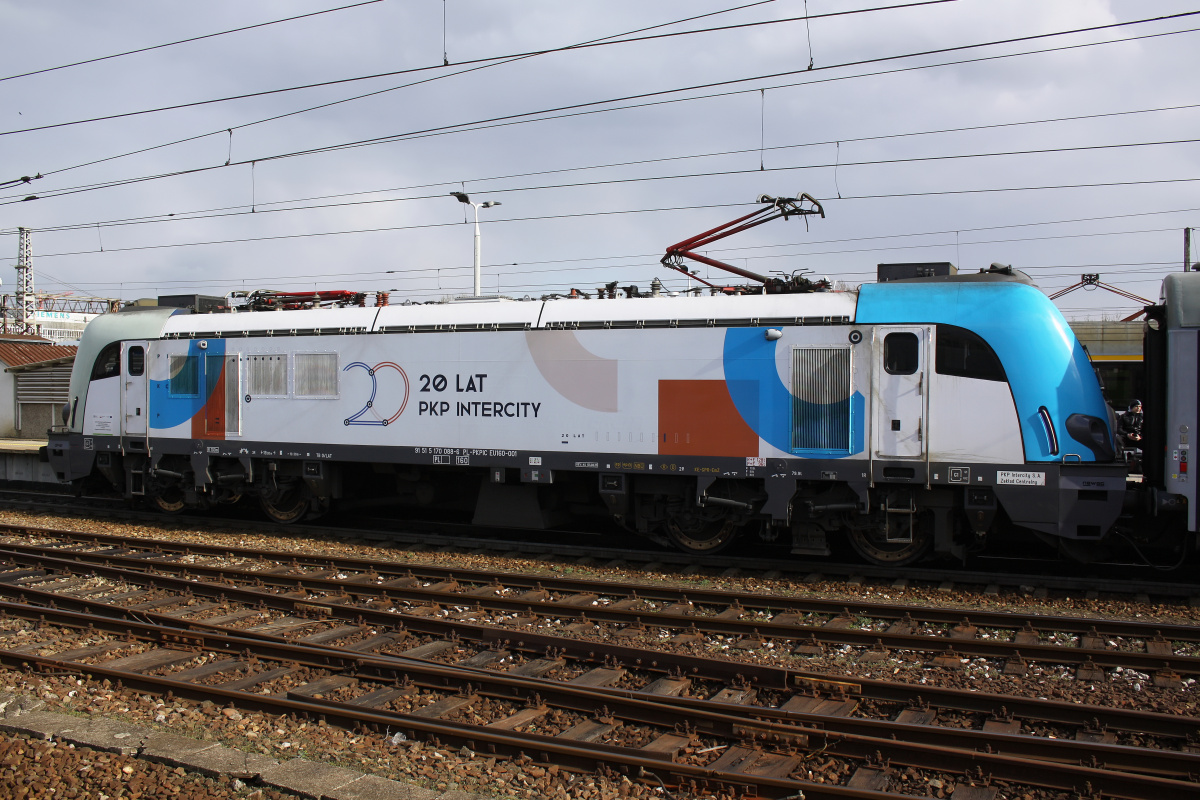 E4DCU EU160-001 ("20 Years of PKP Intercity" wrap