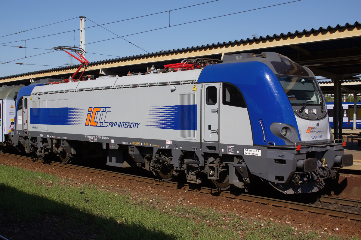 E4DCU EU160-005 (Vehicles » Trains and Locomotives » Newag Griffin)