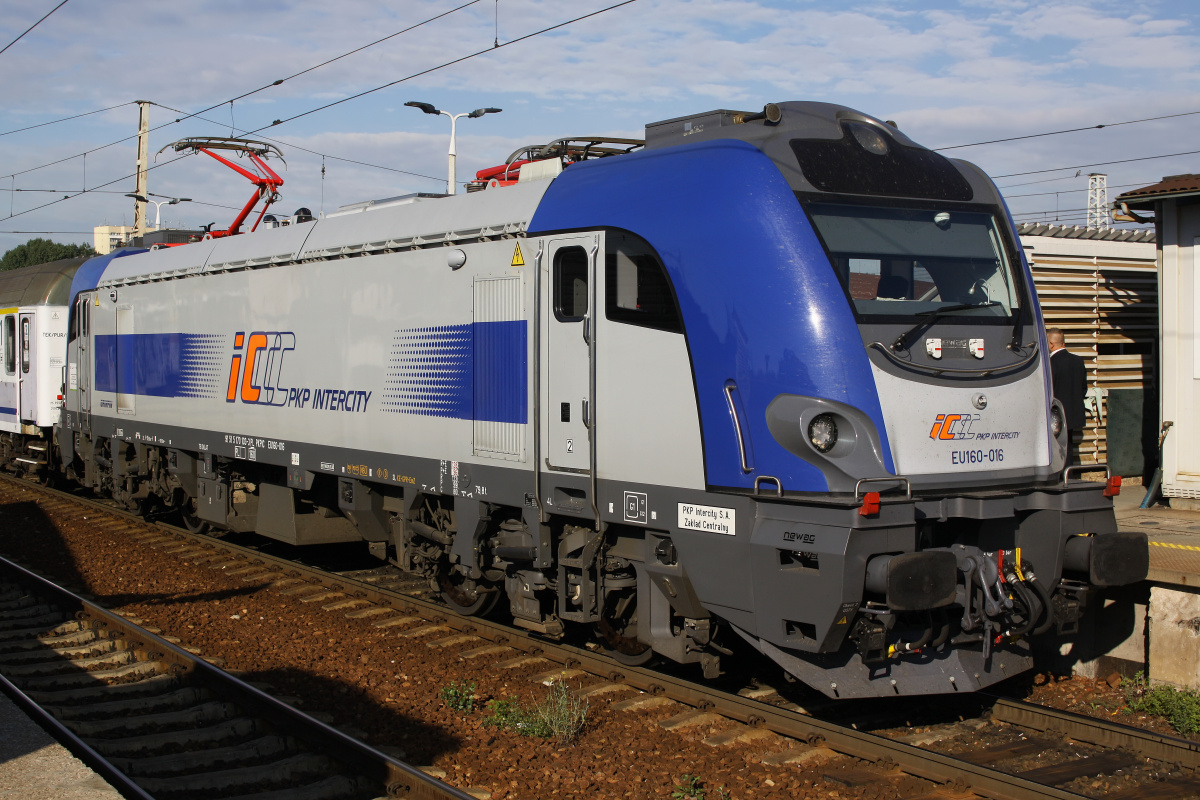 E4DCU EU160-016 (Pojazdy » Pociągi i lokomotywy » Newag Griffin)