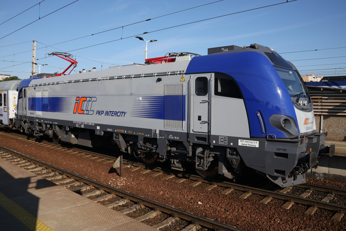 E4DCU EU160-042 (Vehicles » Trains and Locomotives » Newag Griffin)