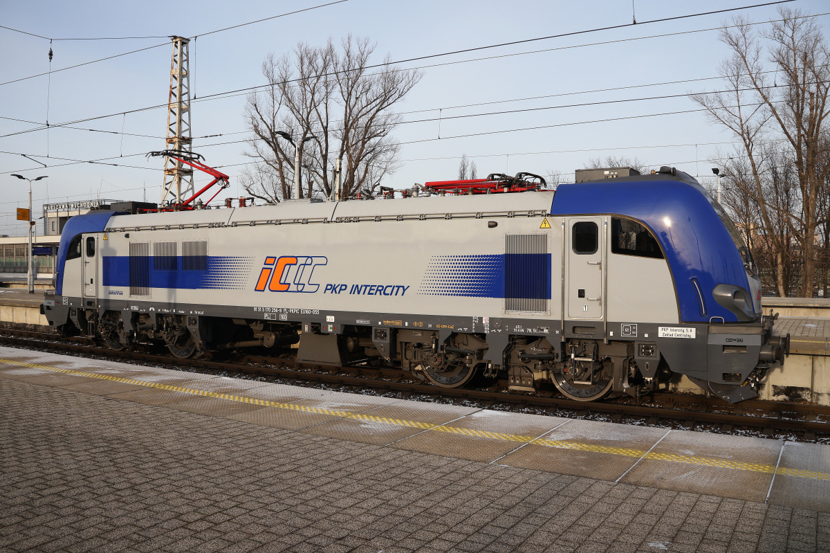 E4DCU EU160-055 (Vehicles » Trains and Locomotives » Newag Griffin)