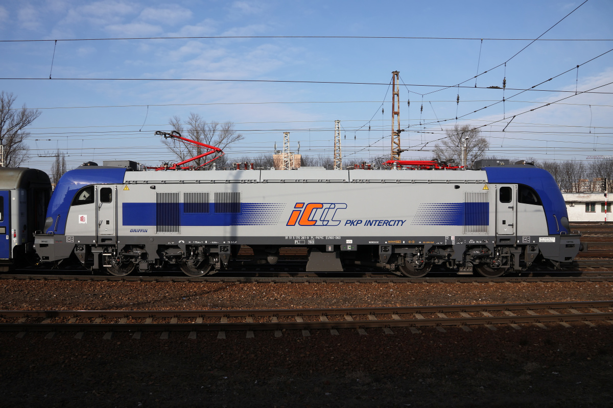 E4DCU EU160-060 (Vehicles » Trains and Locomotives » Newag Griffin)