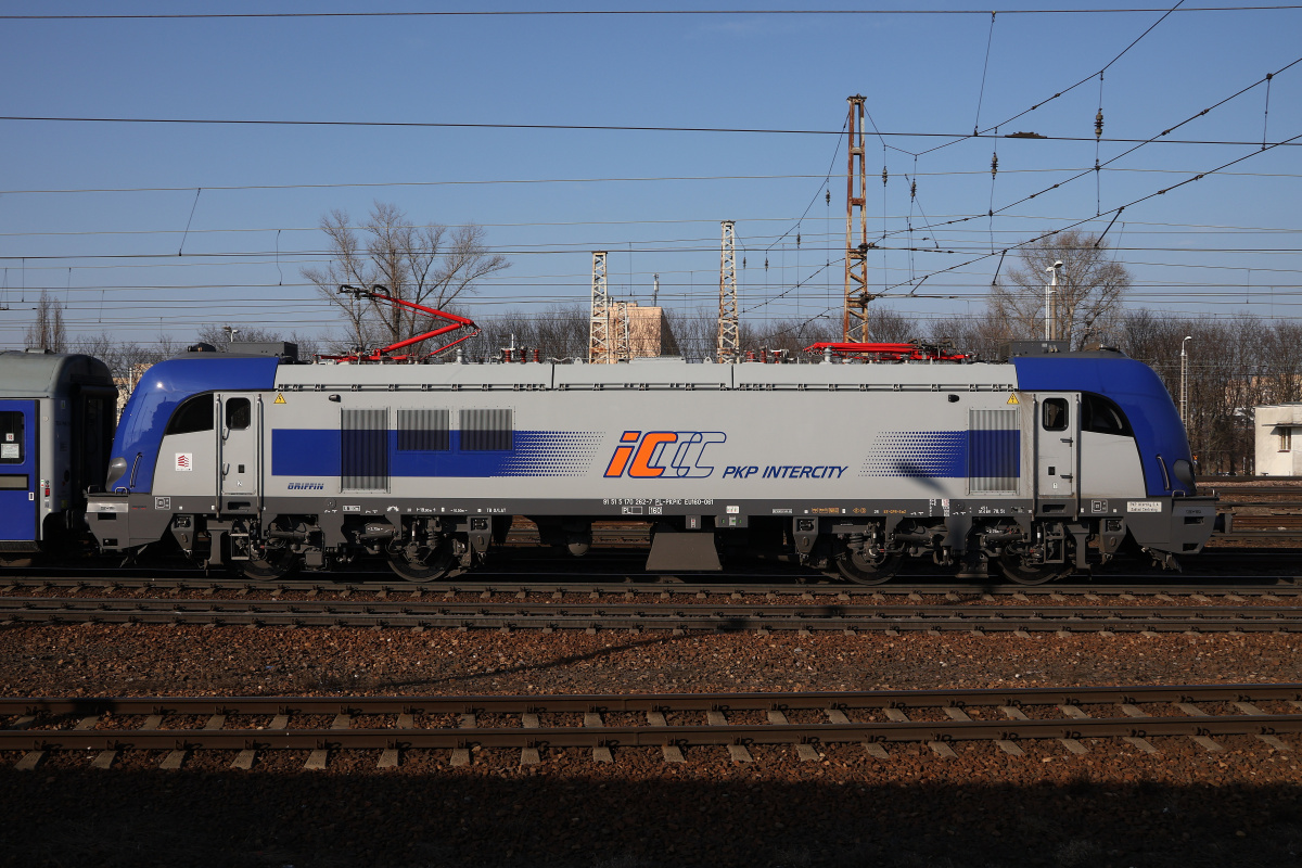 E4DCU EU160-061 (Vehicles » Trains and Locomotives » Newag Griffin)