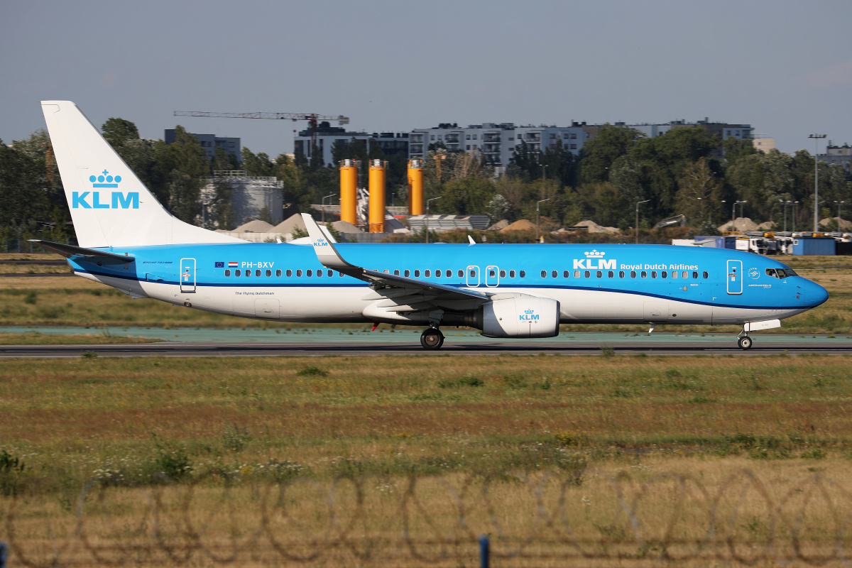 PH-BXV (Samoloty » Spotting na EPWA » Boeing 737-800 » KLM Royal Dutch Airlines)