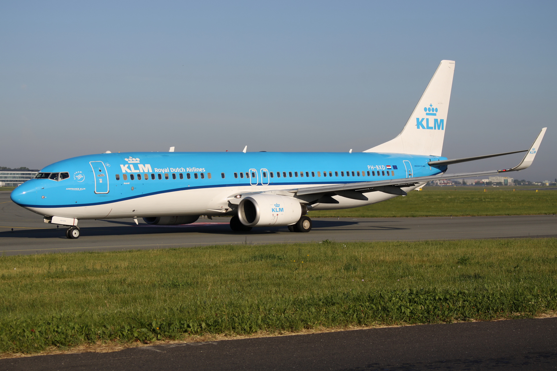 PH-BXD (Aircraft » EPWA Spotting » Boeing 737-800 » KLM Royal Dutch Airlines)