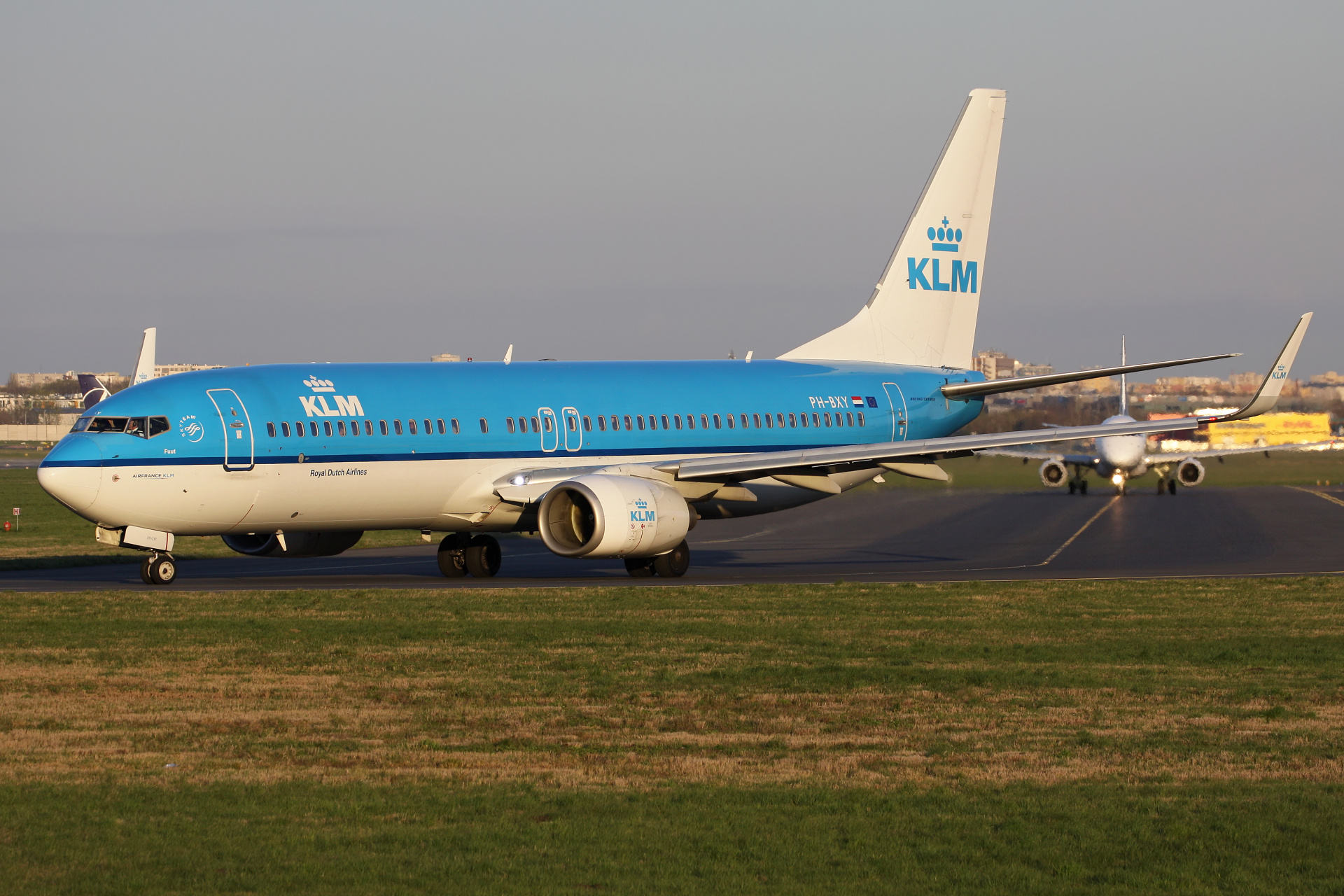 PH-BXY (Aircraft » EPWA Spotting » Boeing 737-800 » KLM Royal Dutch Airlines)