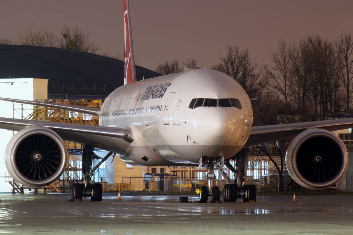 TC-JJL (Samoloty » Spotting na EPWA » Boeing 777-300ER » THY Turkish Airlines)