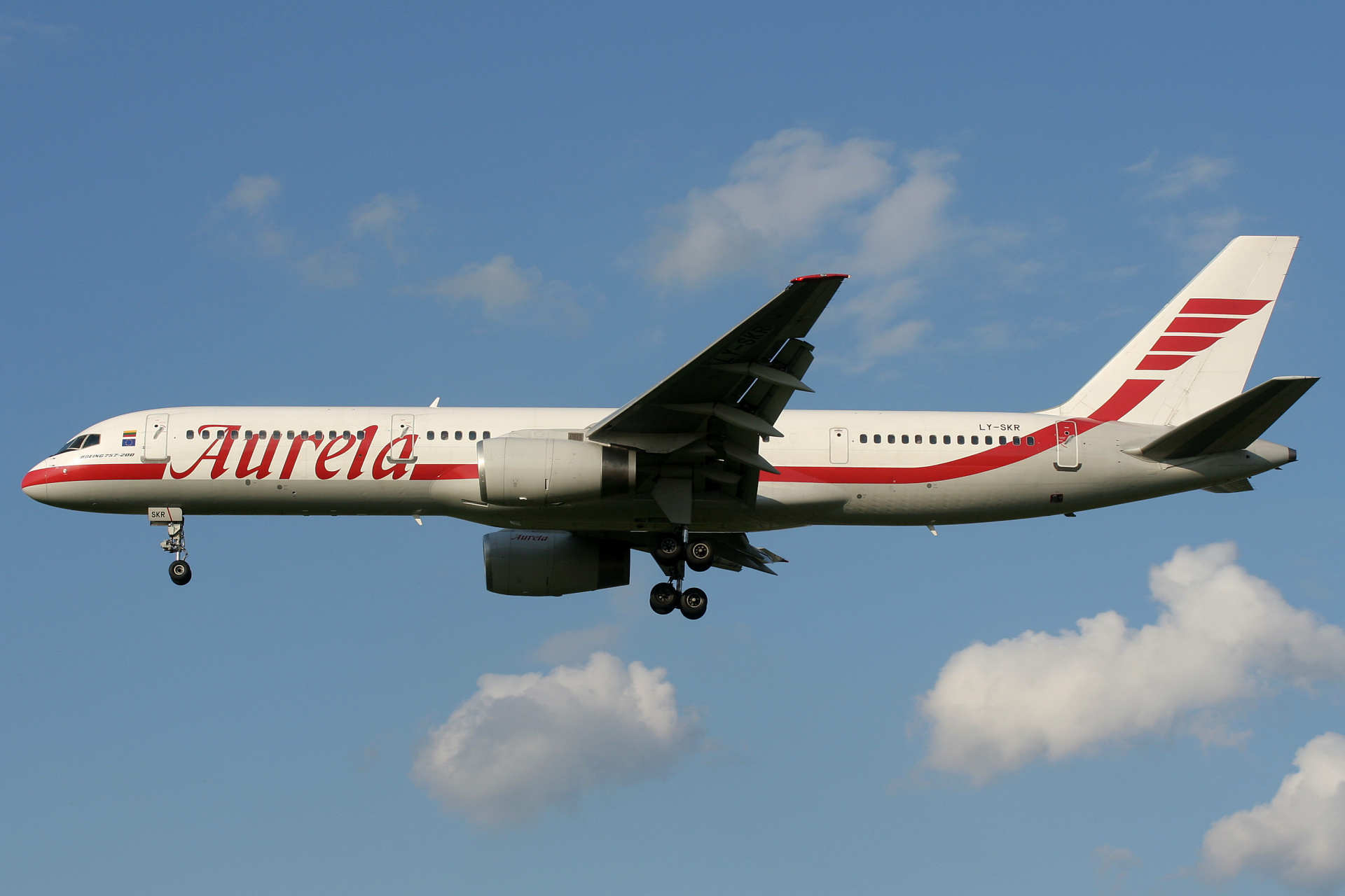 LY-SKR (Aircraft » EPWA Spotting » Boeing 757-200 » Aurela)