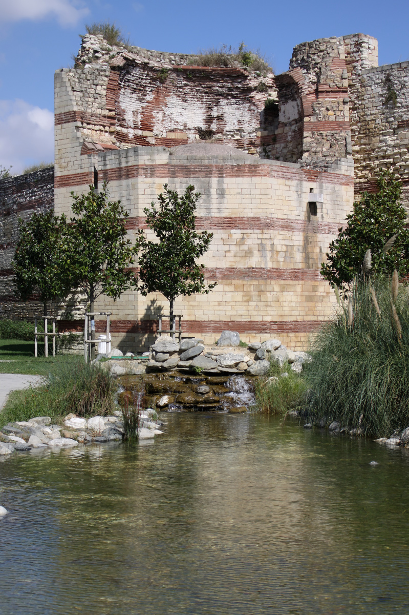 Walls of Constantinopole (Travels » Istanbul)