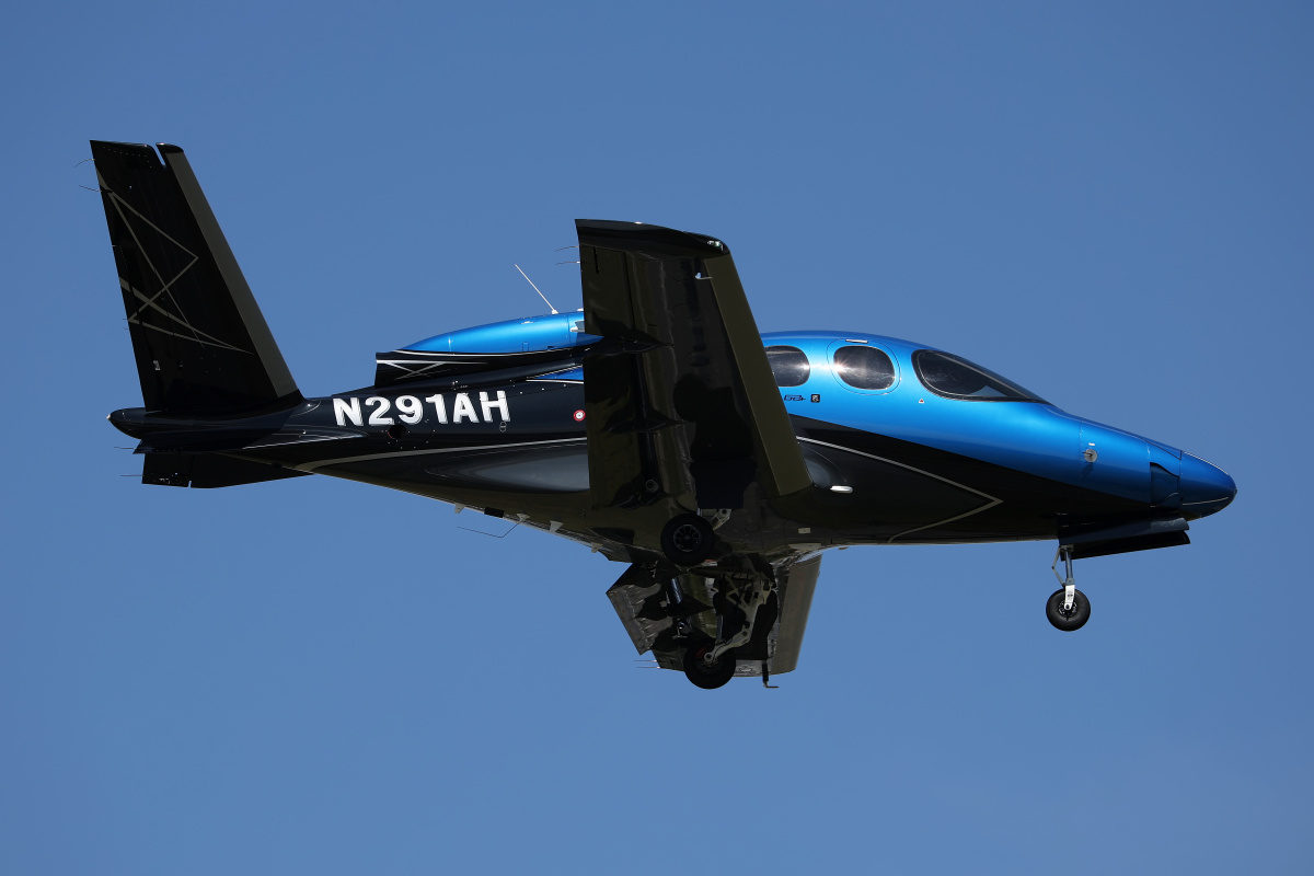 G2+, N291AH, private (Aircraft » EPWA Spotting » Cirrus SF50 Vision Jet)