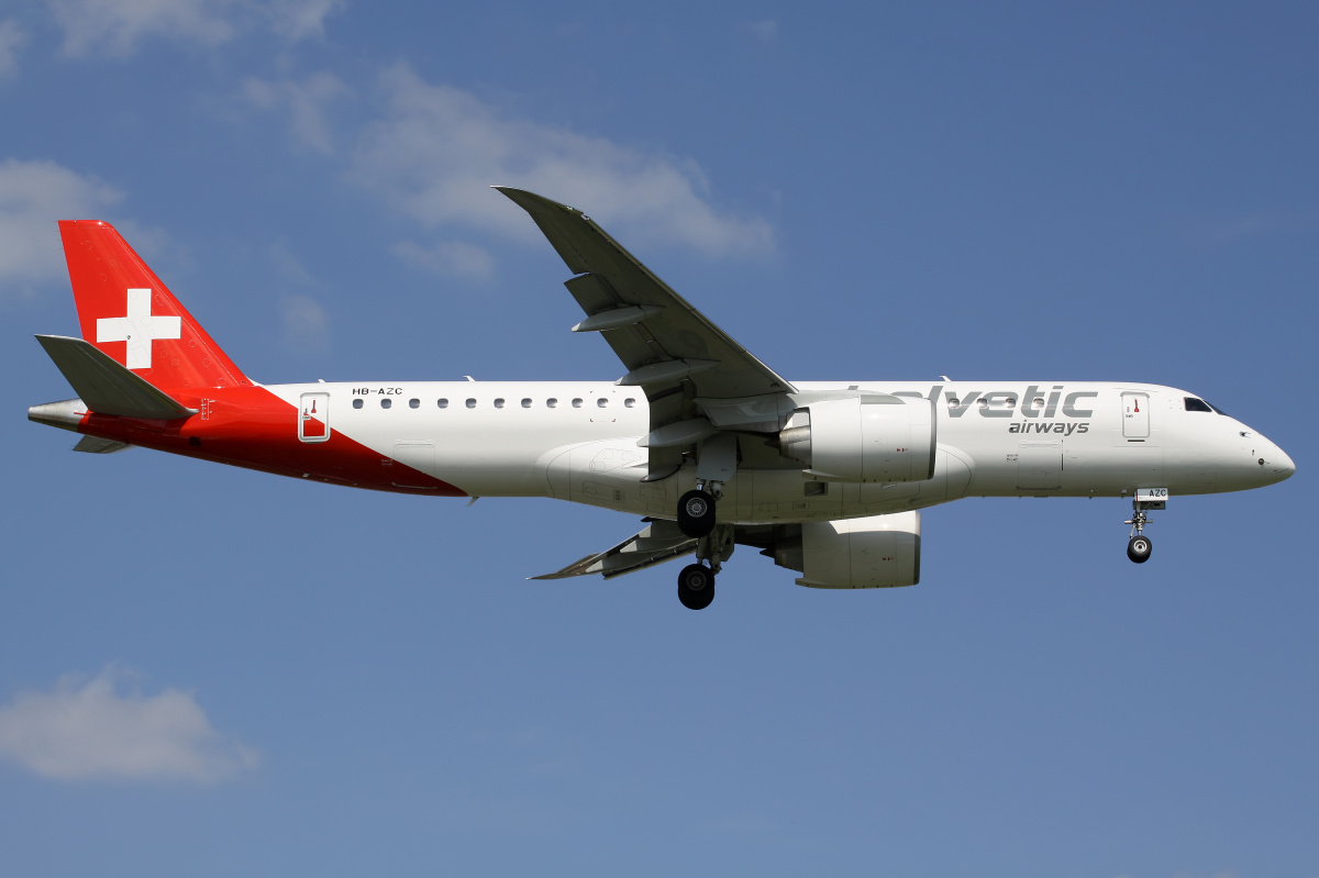 HB-AZC, Helvetic Airways (Samoloty » Spotting na EPWA » Embraer E190-E2)