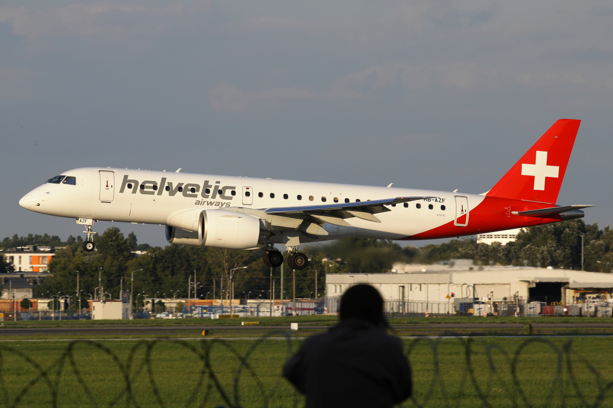 HB-AZF, Helvetic Airways (Aircraft » EPWA Spotting » Embraer E190-E2)