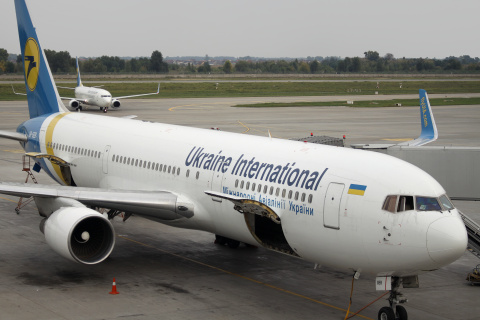 UR-GEB, Ukraine International Airlines