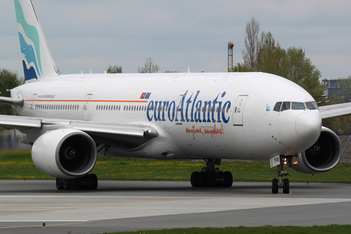 CS-TFM (Samoloty » Spotting na EPWA » Boeing 777-200 i 200ER » EuroAtlantic Airways)