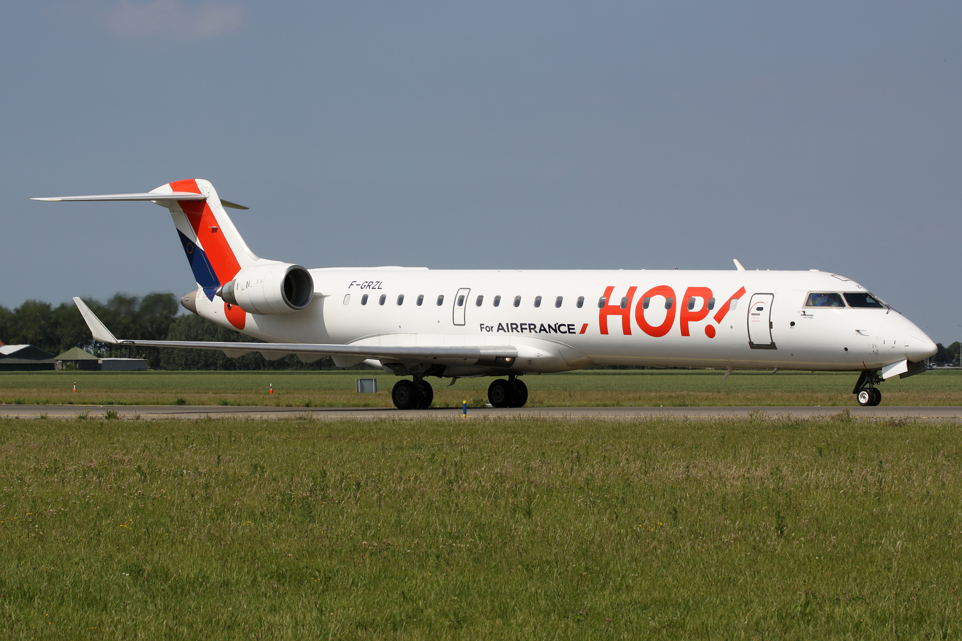 F-GRZL, HOP! (Samoloty » Spotting na Schiphol » Mitsubishi CL-600 Regional Jet » CRJ-700)