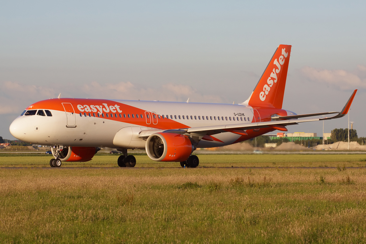 G-UZHK, EasyJet (Samoloty » Spotting na Schiphol » Airbus A320neo)