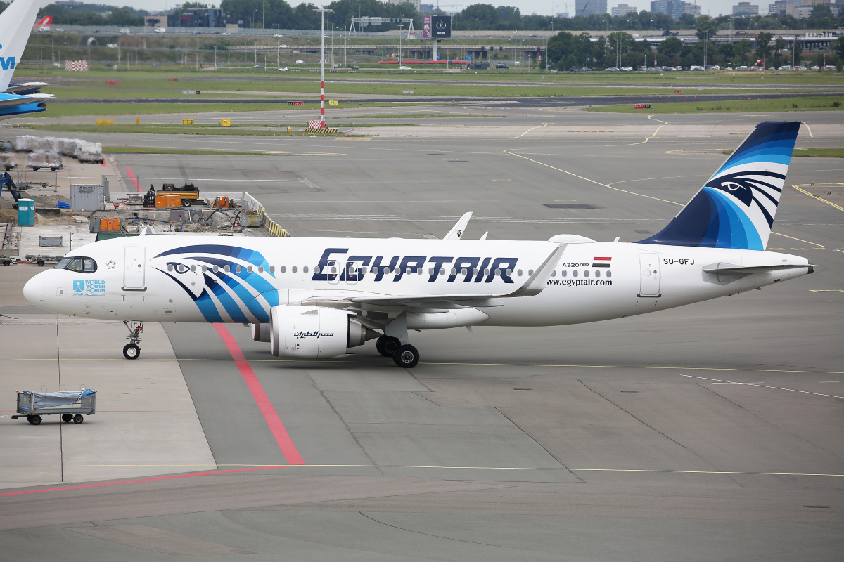 SU-GFJ, EgyptAir (naklejka Światowego Forum Młodzieży) (Samoloty » Spotting na Schiphol » Airbus A320neo)