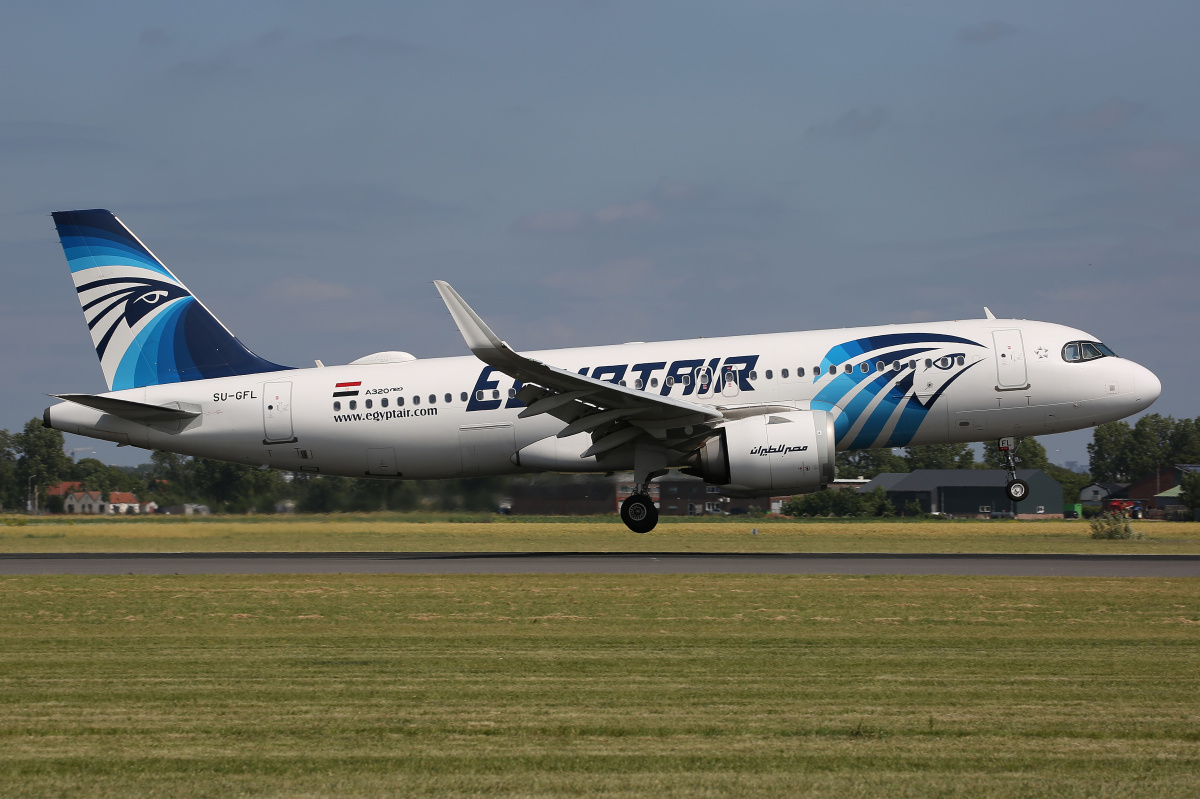 SU-GFL, EgyptAir (Samoloty » Spotting na Schiphol » Airbus A320neo)