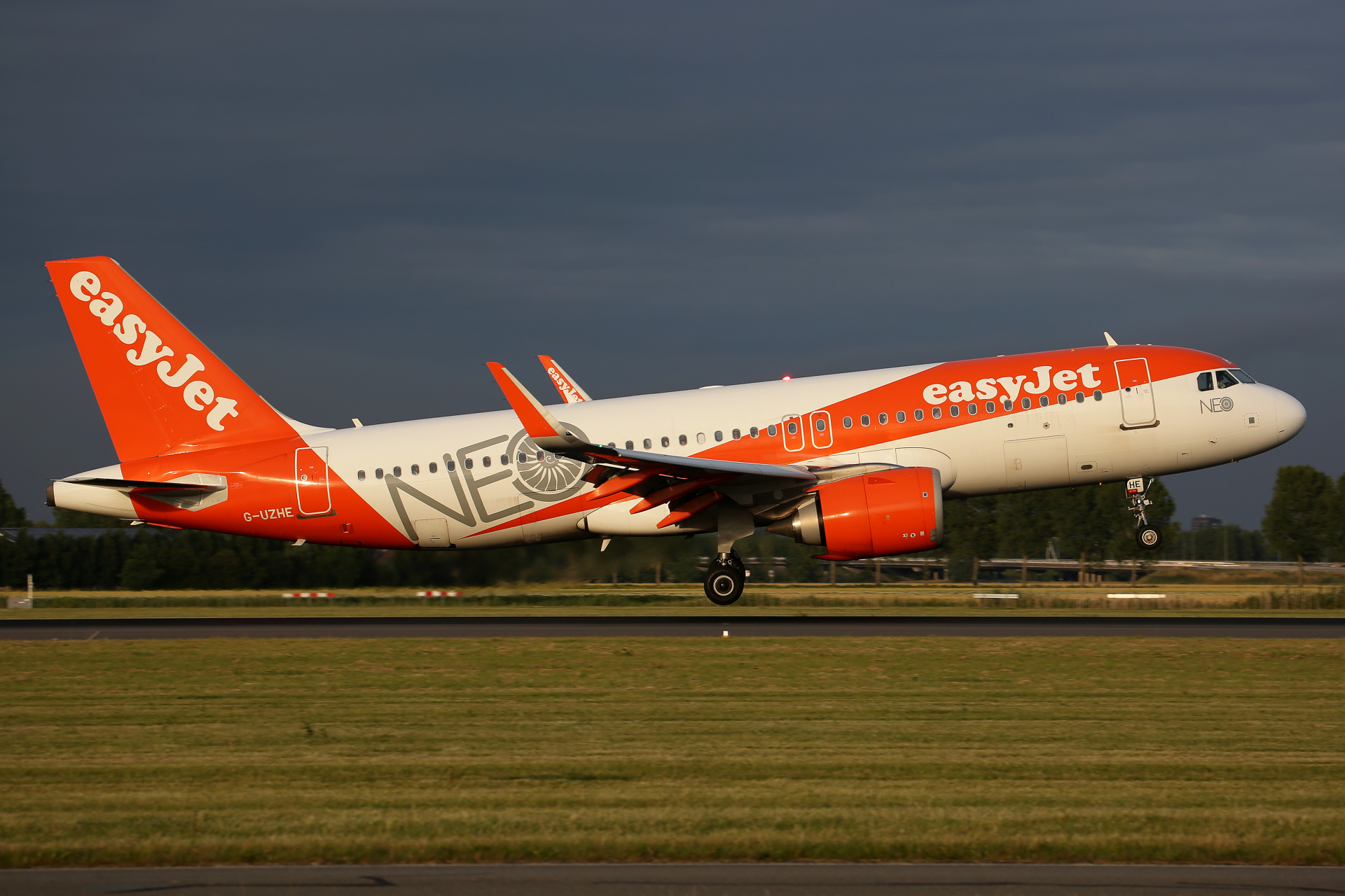 G-UZHE, EasyJet (malowanie NEO) (Samoloty » Spotting na Schiphol » Airbus A320neo)
