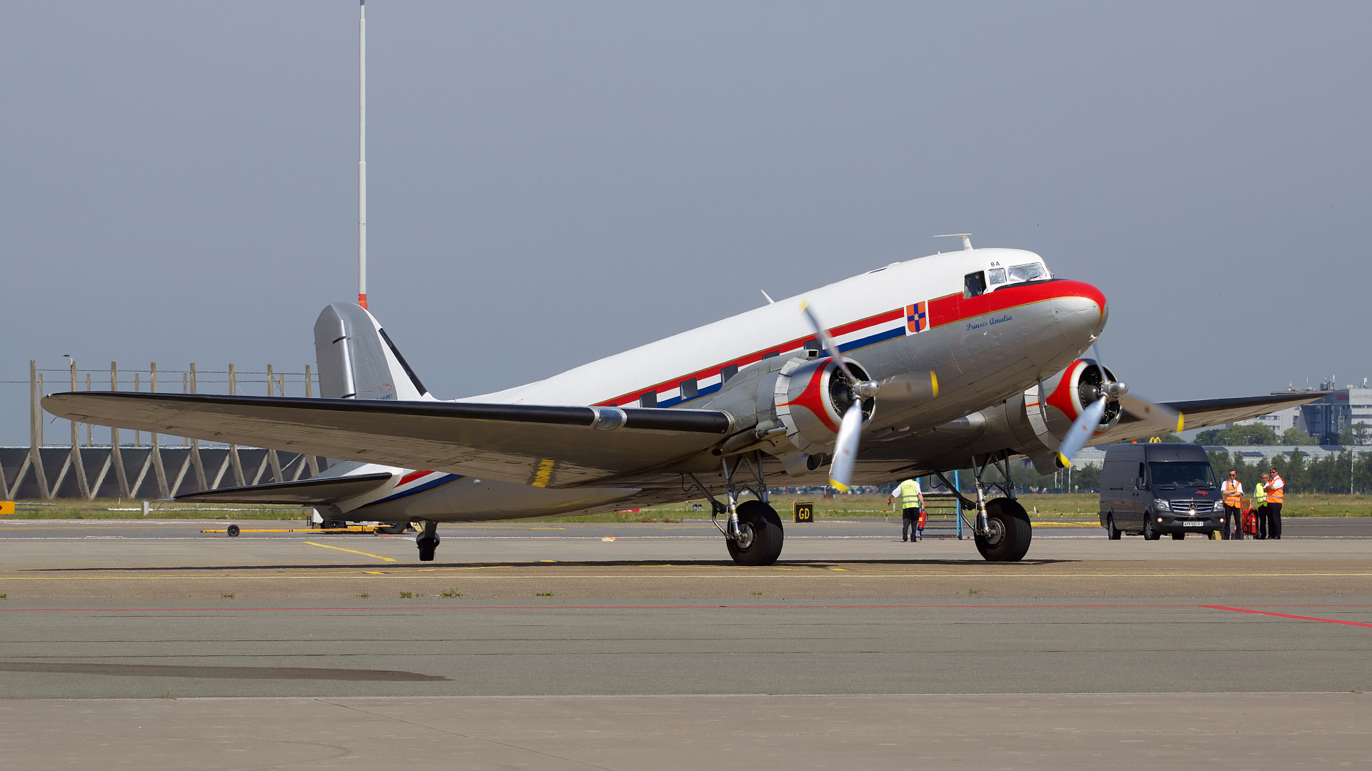 DC-3C, PH-PBA, DDA Classic Airlines (Samoloty » Spotting na Schiphol » Douglas DC-3)