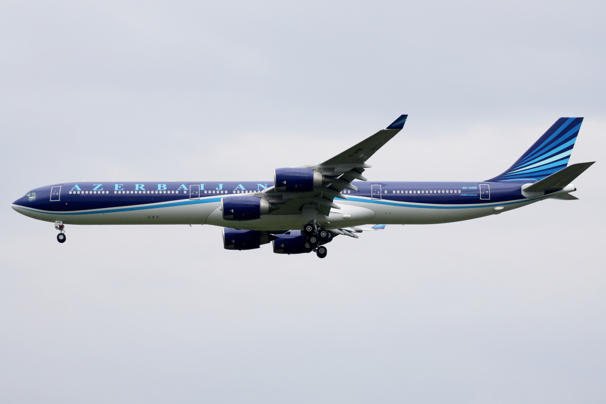 4K-A108, Rząd Azerbejdżanu (AZAL Azerbaijan Airlines) (Samoloty » Spotting na EPWA » Airbus A340-600)