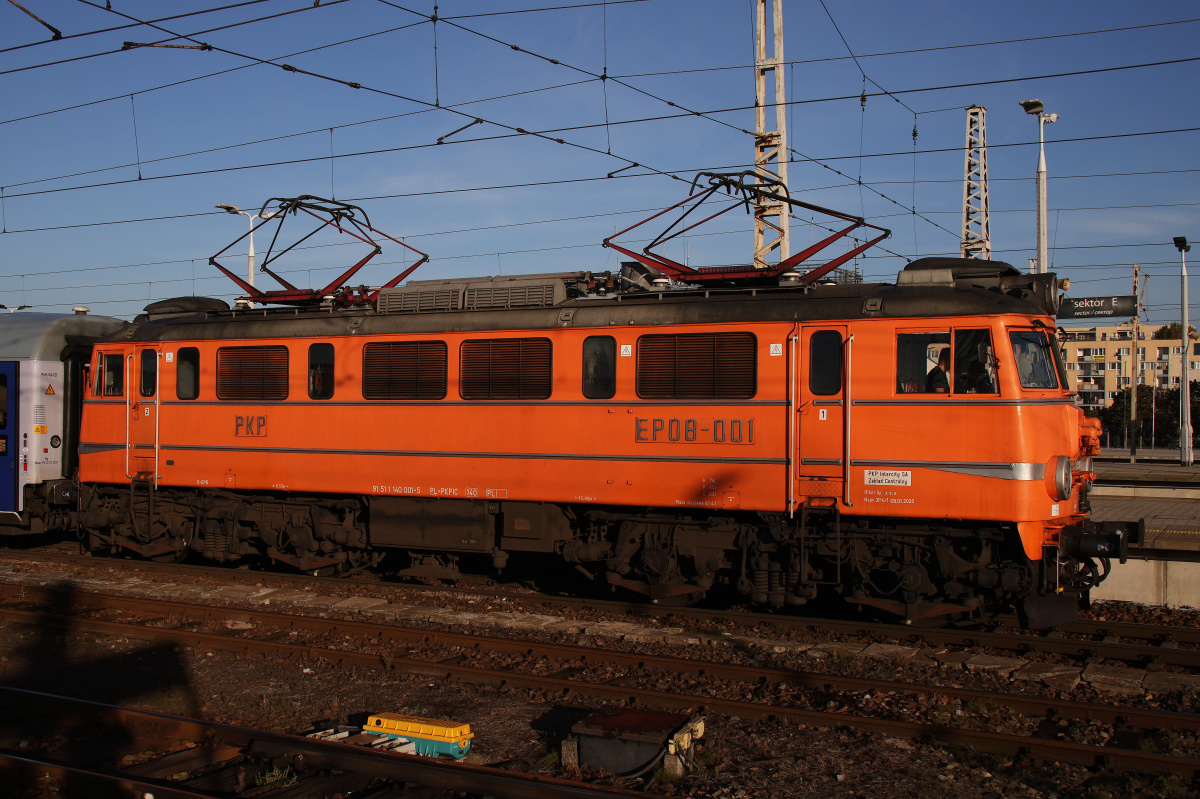 EP08-001 (malatura retro) (Pojazdy » Pociągi i lokomotywy » Pafawag 102E)