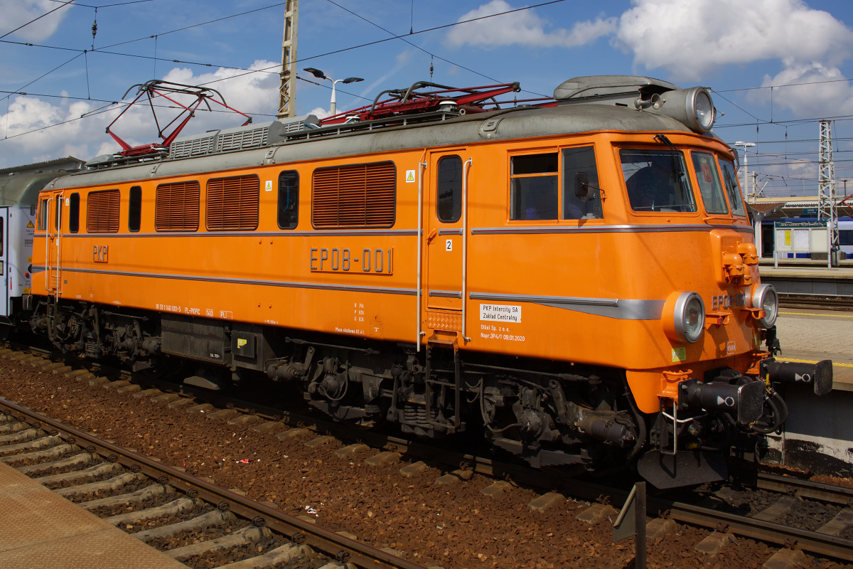 EP08-001 (malatura retro) (Pojazdy » Pociągi i lokomotywy » Pafawag 102E)